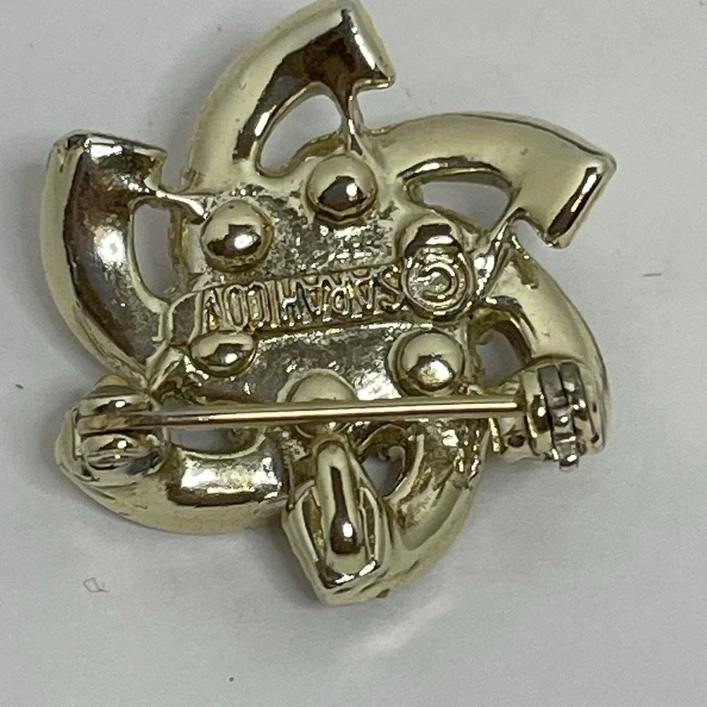 Sarah Coventry Silver Tone Multicolored Rhinestone Pin Brooch Or Pendant Vintage